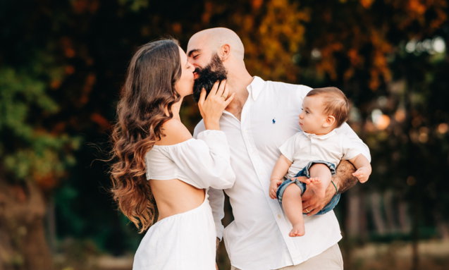 Sessione fotografica famiglia Roma — Villa Borghese, abbigliamento coordinato